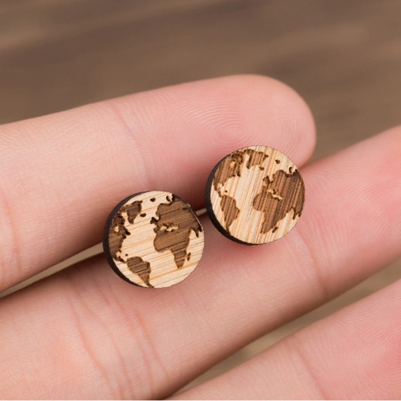 "World Traveler" Vintage Handmade Wood Earrings - Picture 3 of 3